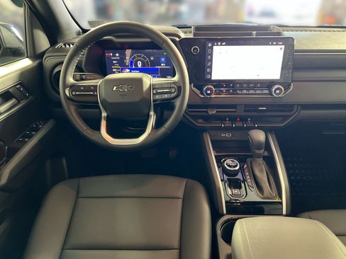 Used 2025 Chevrolet Colorado Trail Boss image 23