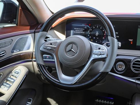 Used 2018 Mercedes-Benz S 560 Sedan image 15