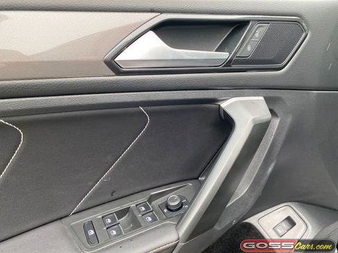 Used 2024 Volkswagen Tiguan SE image 22