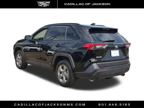 Used 2024 Toyota RAV4 LE AWD/4WD image 8