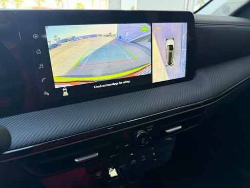 Certified 2025 Nissan Kicks SR image 20