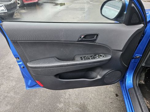 Used 2011 Hyundai Elantra GLS FWD image 13