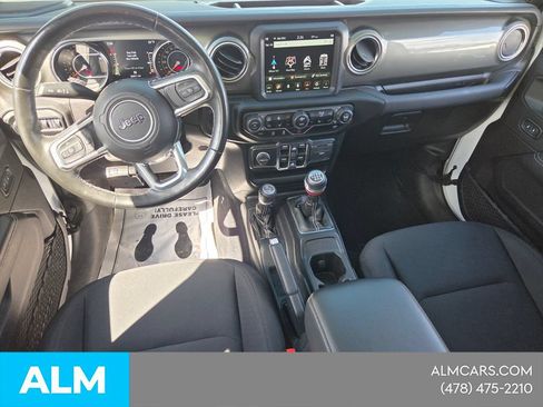 Used 2022 Jeep Wrangler Unlimited Sahara w/ Cold Weather Group AWD/4WD image 10