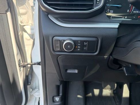 Used 2021 Ford Explorer XLT w/ Equipment Group 202A AWD/4WD image 34