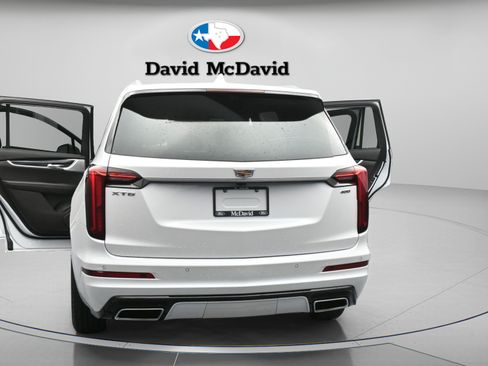 Used 2023 Cadillac XT6 Premium Luxury w/ Technology Package FWD image 53