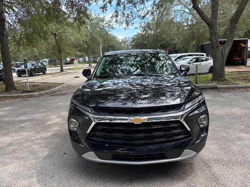 Used 2025 Chevrolet Blazer LT FWD image 11