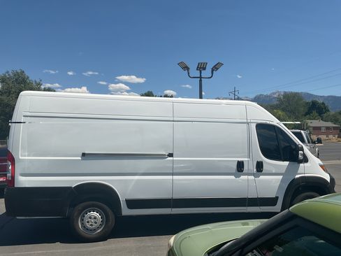 Used 2024 RAM ProMaster 3500 w/ Convenience Group FWD image 4