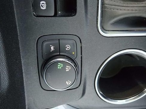 Used 2023 Chevrolet Traverse LT AWD/4WD image 28