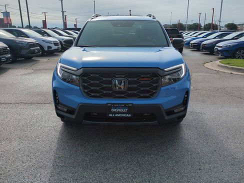 Used 2025 Honda Passport TrailSport image 3