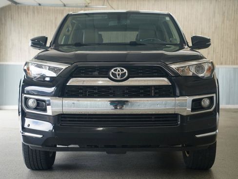 Used 2017 Toyota 4Runner Limited AWD/4WD image 3