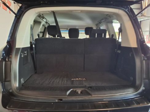 Used 2017 Nissan Armada SV AWD/4WD image 7