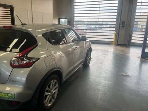 Used 2016 Nissan Juke SV w/ Technology Package AWD/4WD image 7