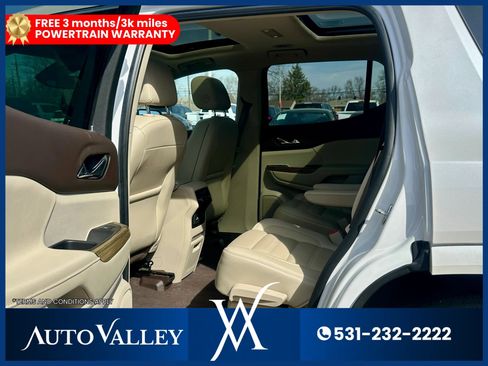Used 2019 GMC Acadia Denali w/ Technology Package AWD/4WD image 23