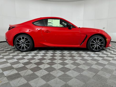 New 2025 Toyota GR86 Base image 7