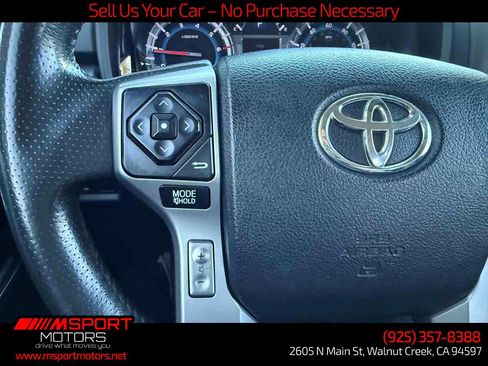 Used 2018 Toyota 4Runner SR5 AWD/4WD image 20