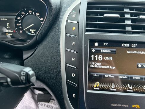 Used 2017 Lincoln MKC Premiere AWD/4WD image 18
