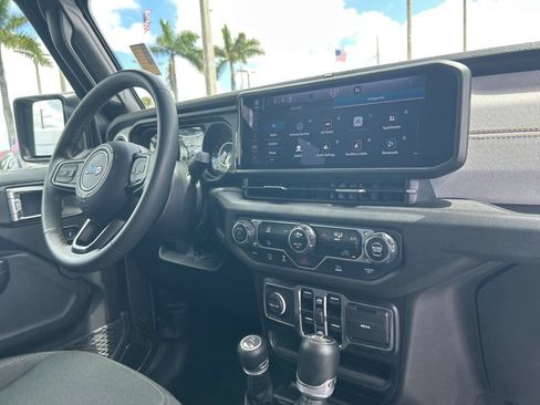 Used 2024 Jeep Wrangler Unlimited Sport AWD/4WD image 26