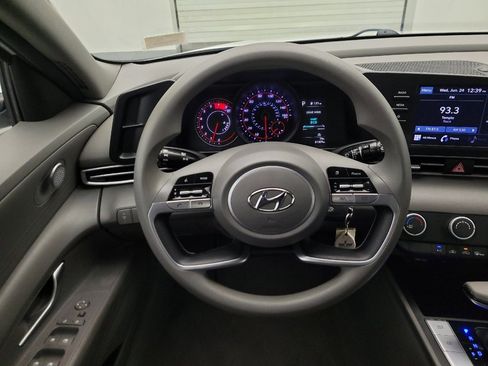 Used 2021 Hyundai Elantra SE w/ Cargo Package FWD image 22