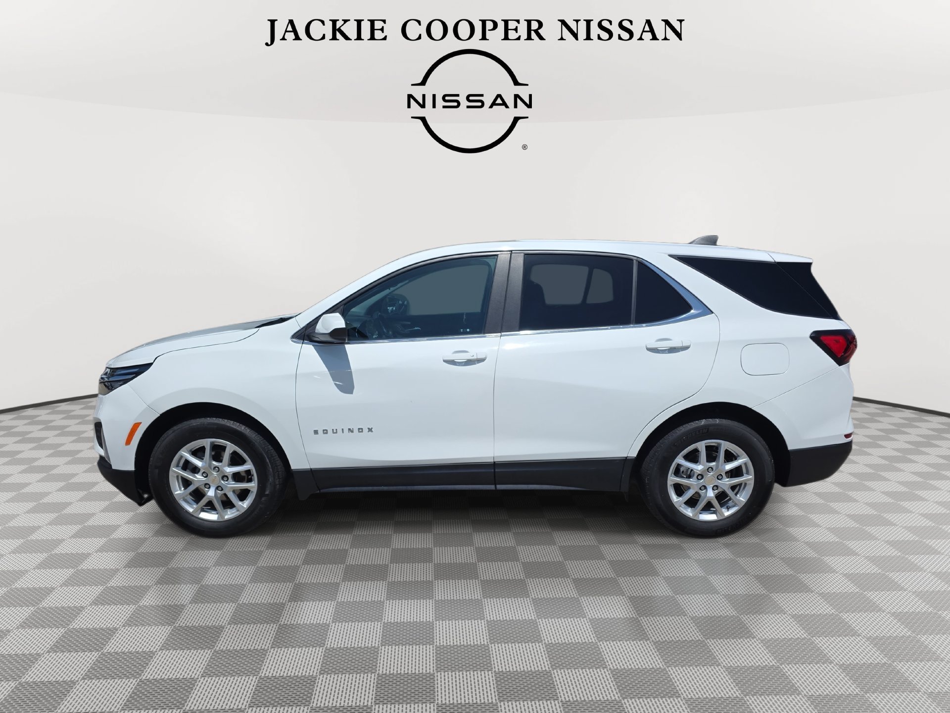 Used 2023 Chevrolet Equinox LT FWD image 8