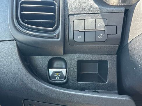 Used 2025 RAM ProMaster 2500 w/ Convenience Group FWD image 16