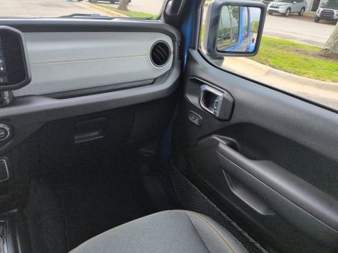 Certified 2025 Jeep Gladiator Mojave AWD/4WD image 16