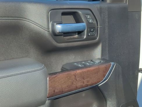 Used 2021 GMC Sierra 3500 Denali w/ Denali Ultimate Package image 23