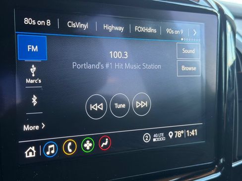 Used 2021 Chevrolet Traverse LT FWD image 20