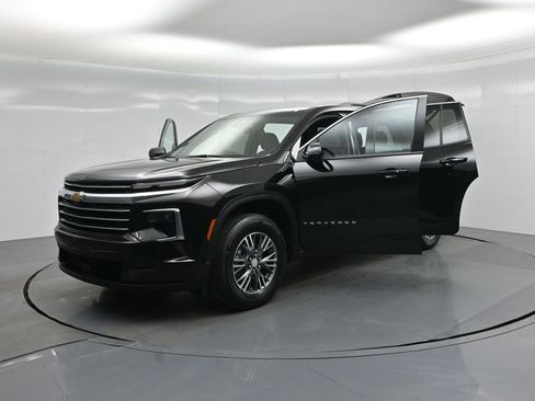 Used 2024 Chevrolet Traverse LT image 27