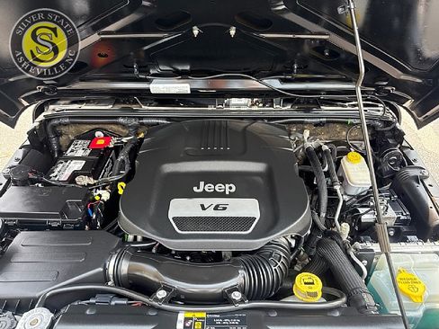 Used 2018 Jeep Wrangler Unlimited Sport S AWD/4WD image 25