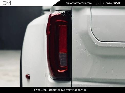 Used 2022 GMC Sierra 3500 Denali AWD/4WD image 15