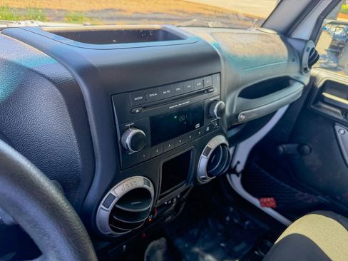 Used 2016 Jeep Wrangler Unlimited Sport AWD/4WD image 21