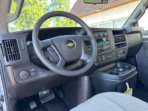 New 2024 Chevrolet Express 3500 w/ Power Convenience Package image 19