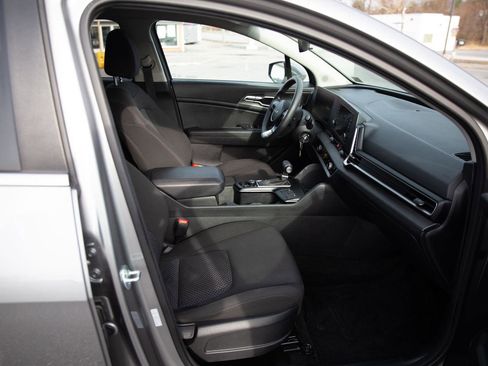 Used 2025 Kia Sportage LX image 21