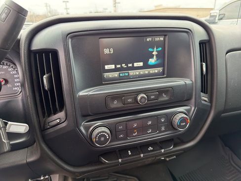 Used 2018 Chevrolet Silverado 1500 Custom w/ Custom Value Package image 18