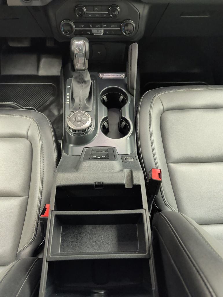 Used 2024 Ford Bronco Everglades AWD/4WD image 31
