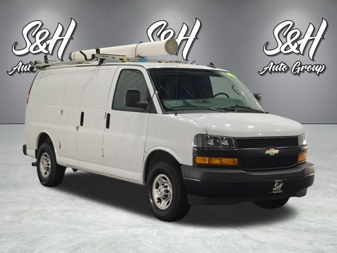 Used 2021 Chevrolet Express 2500 image 2