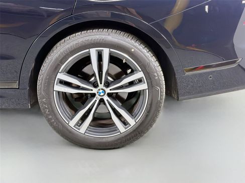Used 2021 BMW X7 xDrive40i w/ M Sport Package AWD/4WD image 30