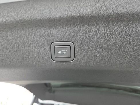 New 2026 GMC Yukon XL AT4 Ultimate w/ LPO, Illumination Package image 21