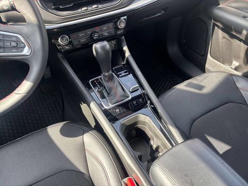 Used 2025 Jeep Compass Trailhawk AWD/4WD image 40