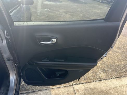 Used 2019 Jeep Compass Limited FWD image 20