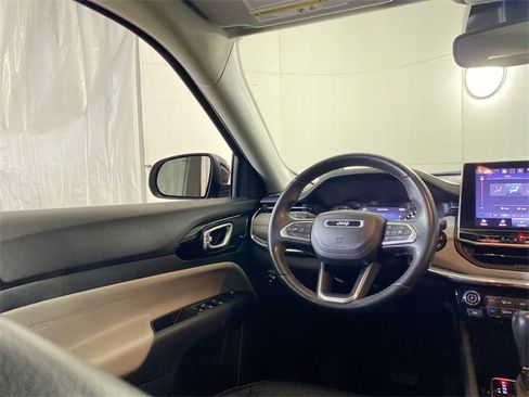 Used 2022 Jeep Compass Limited image 15