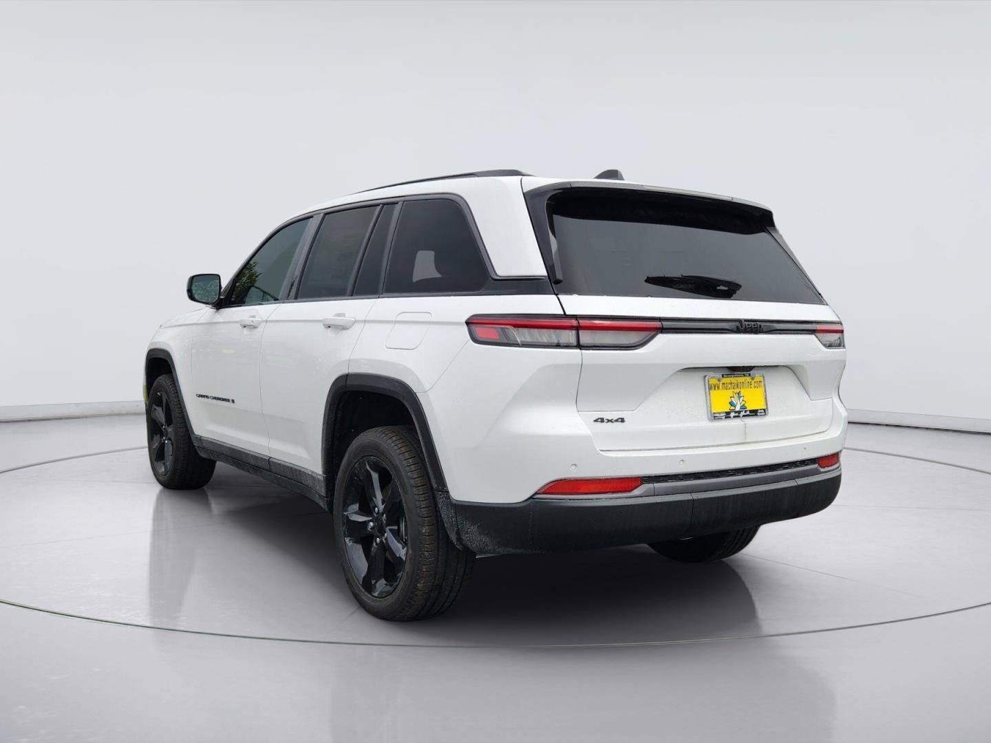 New 2026 Jeep Grand Cherokee Limited w/ Limited Altitude Package AWD/4WD image 3