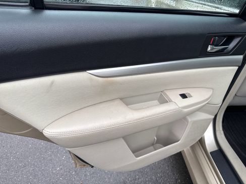 Used 2010 Subaru Legacy 3.6R Premium image 14