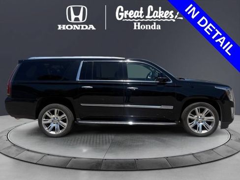 Used 2017 Cadillac Escalade ESV Luxury RWD image 7