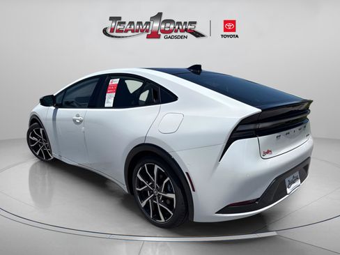 New 2026 Toyota Prius Plug-In Hybrid FWD image 4