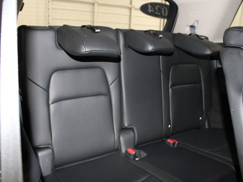 Used 2024 Nissan Pathfinder SL AWD/4WD image 32