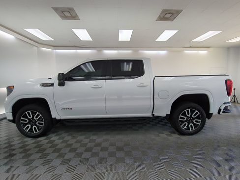 Used 2025 GMC Sierra 1500 AT4 w/ AT4 Premium Package AWD/4WD image 2