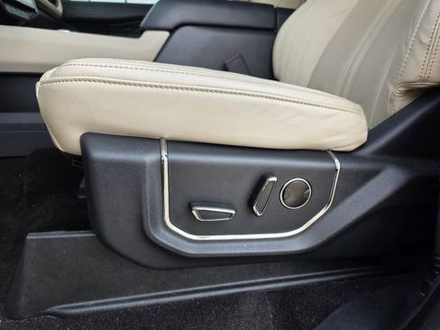 Certified 2023 Ford Expedition Platinum image 14