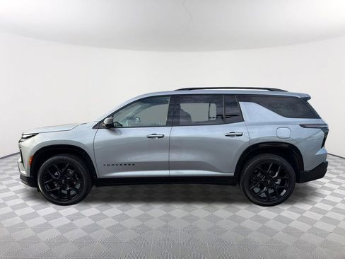 Used 2025 Chevrolet Traverse RS FWD image 8