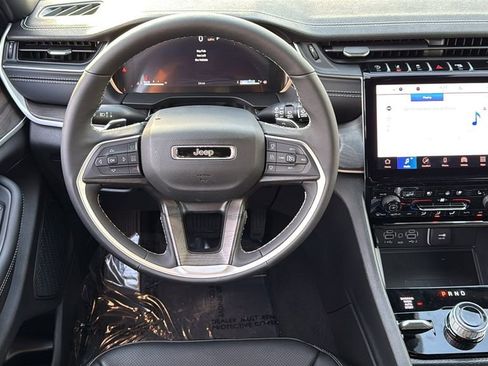 New 2025 Jeep Grand Cherokee Limited w/ Luxury Tech Group II image 12